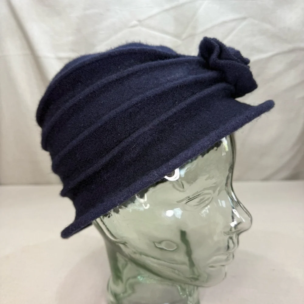 Wool Navy Blue Women's Hat - Flower & Ribbed